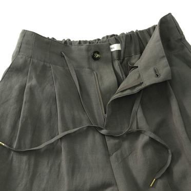 straight tuck pants　CHARCOAL No.10