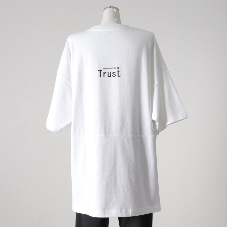 MIDIUMISOLID LOGO PRINT T-SHIRTS　WHITE(Trust)