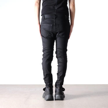 TUCKED KNEE SKINNY DENIM　BLACK No.18