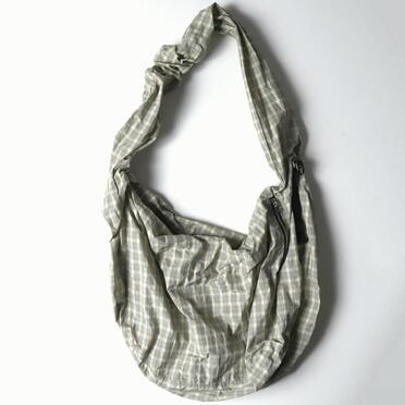 TEXTURED CHECK NYLON WAVE BAG　IVORY CHECK No.6