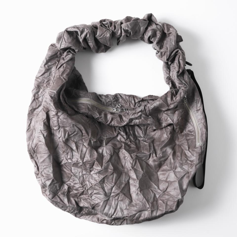 DISTORTED WAVE SHOULDER BAG